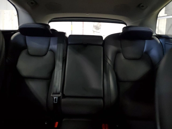 2023 Volvo XC60 Ultimate Dark Theme z VIN YV4L12RX9P1195104, wystawiony jako Copart lot #55627895 z przebiegiem 78 880 mil mil oraz Nie do naprawy • Non repairable. Historia ofert i sprzedaży dostępna na DreamBid. Obrazek 10.