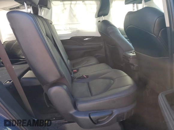 2024 Toyota Highlander XLE z VIN 5TDAAAB57RS013905, wystawiony jako Copart lot #48954735 z przebiegiem 9 006 mil mil oraz Szkoda całkowita • Salvage title. Historia ofert i sprzedaży dostępna na DreamBid. Obrazek 11.
