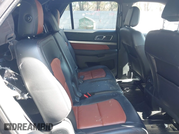 2019 Ford Explorer XLT z VIN 1FM5K8D83KGA01986, wystawiony jako IAAI lot #42114420 z przebiegiem 40 276 mil mil oraz . Historia ofert i sprzedaży dostępna na DreamBid. Obrazek 8.