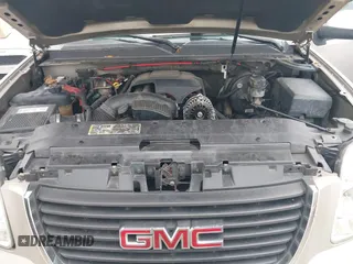 2008 GMC Yukon SLE w/3SA with VIN 1GKFC13C38R163590, listed as a IAAI auction lot 41518922 with 208,715 mi miles. Bid and sale history available at carsss.com. Image 10.
