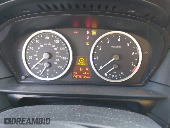 2007 BMW 5 Series 530i with VIN WBANE73567CM57179, listed as a IAAI auction lot 41487712 with 174,100 mi miles. Bid and sale history available at carsss.com. Image 7.