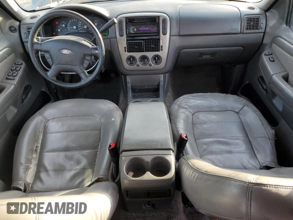 2004 Ford Explorer XLT z VIN 1FMZU63E24ZB25620, wystawiony jako Copart lot #86866134 z przebiegiem 243 266 mil mil oraz Szkoda całkowita • Salvage title. Historia ofert i sprzedaży dostępna na DreamBid. Obrazek 8.