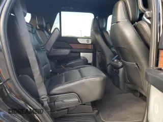 2021 Lincoln Navigator Reserve z VIN 5LMJJ2LT5MEL01433, wystawiony jako Copart lot #81058324 z przebiegiem 55 503 mil mil oraz Szkody całkowita. Historia ofert i sprzedaży dostępna na DreamBid. Obrazek 11.