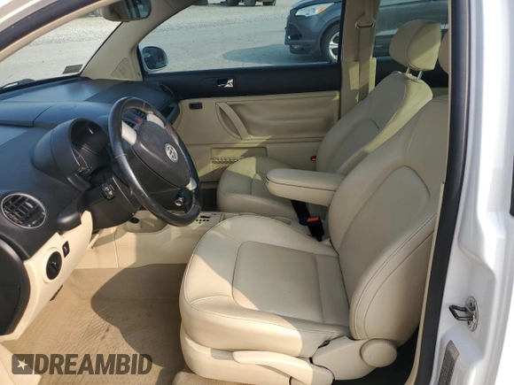 2010 Volkswagen Beetle with VIN 3VWPW3AG0AM027009, listed as a Copart auction lot 60617775 with 113,078 mi miles and Salvage title. Bid and sale history available at DreamBid. Image 7.
