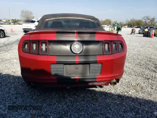 2013 Ford Mustang V6 z VIN 1ZVBP8EMXD5214353, wystawiony jako Copart lot #87087814 z przebiegiem Nie podano mil oraz Szkoda całkowita • Salvage title. Historia ofert i sprzedaży dostępna na DreamBid. Obrazek 6.