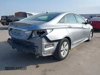 2014 Hyundai Sonata Hybrid Limited with VIN KMHEC4A41EA117315, listed as a IAAI auction lot 41922246 with 173,903 mi miles. Bid and sale history available at carsss.com. Image 4.