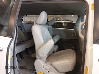 2014 Toyota Sienna XLE with VIN 5TDYK3DC5ES508021, listed as a IAAI auction lot 41963128 with 162,578 mi miles. Bid and sale history available at carsss.com. Image 8.
