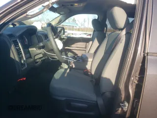 2018 Ram 1500 Express z VIN 1C6RR6KT4JS141691, wystawiony jako Copart lot #44244695 z przebiegiem 62 980 mil mil oraz Szkoda całkowita • Salvage title. Historia ofert i sprzedaży dostępna na DreamBid. Obrazek 7.