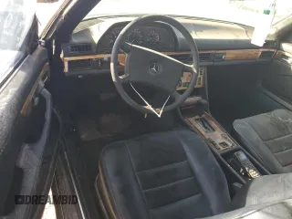 1982 MERCEDES-BENZ 380-CLASS SEC z VIN WDBCA43A1CB001087, wystawiony jako Copart lot #80049454 z przebiegiem 62 785 mil mil oraz Czysty tytuł • Clean title. Historia ofert i sprzedaży dostępna na DreamBid. Obrazek 8.