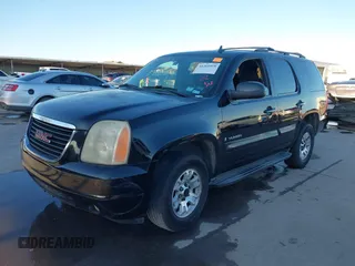 2008 GMC Yukon SLT w/4SB with VIN 1GKFC13J18R260916, listed as a IAAI auction lot 41261518 with 221,104 mi miles. Bid and sale history available at carsss.com. Image 21.