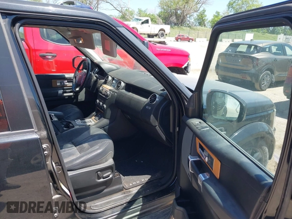 2016 Land Rover LR4 HSE with VIN SALAG2V60GA791975, listed as a IAAI auction lot 42264756 with 80,967 mi miles and . Bid and sale history available at DreamBid. Image 5.