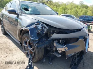2022 Alfa Romeo Stelvio Veloce z VIN ZASPAKBN6N7D24902, wystawiony jako IAAI lot #42225536 z przebiegiem 87 377 mil mil oraz . Historia ofert i sprzedaży dostępna na DreamBid. Obrazek 6.