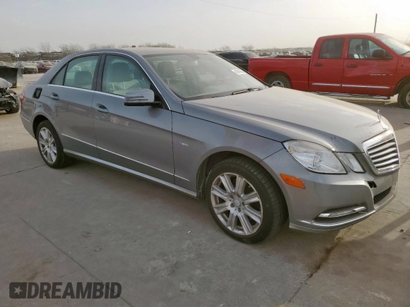 2012 Mercedes-Benz E 350 Luxury with VIN WDDHF2EB6CA530985, listed as a Copart auction lot 49443925 with 114,641 mi miles and Clean title. Bid and sale history available at DreamBid. Image 4.