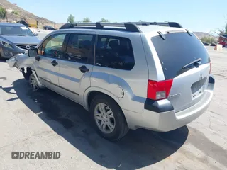 2004 Mitsubishi Endeavor LS z VIN 4A4MM21S64E068581, wystawiony jako IAAI lot #42271435 z przebiegiem 176 789 mil mil oraz . Historia ofert i sprzedaży dostępna na DreamBid. Obrazek 3.