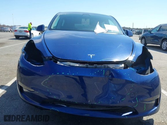2022 Tesla Model Y Long Range with VIN 7SAYGDEE3NF449873, listed as a IAAI auction lot 41900271 with 38,571 mi miles and . Bid and sale history available at carsss.com. Image 12.