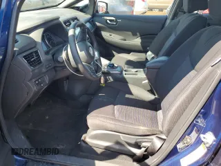 2025 Nissan LEAF S z VIN 1N4AZ1BVXSC563587, wystawiony jako Copart lot #56487085 z przebiegiem 2 886 mil mil oraz Szkoda całkowita • Salvage title. Historia ofert i sprzedaży dostępna na DreamBid. Obrazek 7.