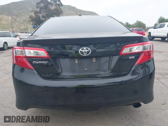 2014 Toyota Camry L with VIN 4T1BF1FK2EU816743, listed as a IAAI auction lot 42047519 with 266,904 mi miles. Bid and sale history available at carsss.com. Image 16.