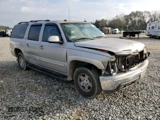 2004 Chevrolet Suburban LT with VIN 1GNEC16Z04J254873, listed as a Copart auction lot 82315924 with 385,089 mi miles and Salvage Title. Bid and sale history available at carsss.com. Image 4.