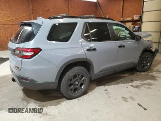 2023 Honda Pilot TrailSport with VIN 5FNYG1H6XPB009572, listed as a Copart auction lot 83375294 with 33,482 mi miles and Salvage Title. Bid and sale history available at carsss.com. Image 3.