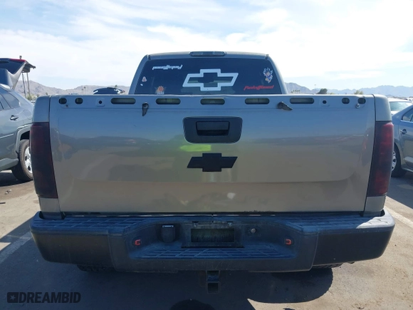 2008 Chevrolet Silverado 1500 LTZ with VIN 1GCEC19098Z103219, listed as a IAAI auction lot 41993792 with 183,997 mi miles. Bid and sale history available at carsss.com. Image 16.