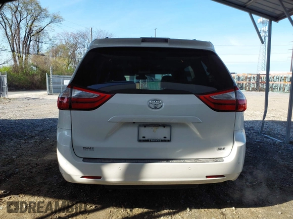 2018 Toyota Sienna XLE Auto Access Seat с VIN 5TDYZ3DC6JS905338, выставлен на аукционе IAAI как лот 42071334 с пробегом 51 604 миль миль и . История ставок и продаж доступна на DreamBid. Изображение 16.