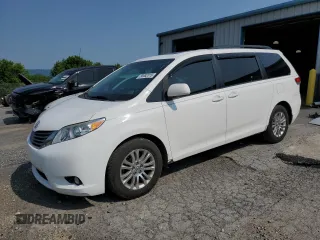 2012 Toyota Sienna XLE AAS z VIN 5TDYK3DCXCS262340, wystawiony jako Copart lot #56982015 z przebiegiem 59 955 mil mil oraz Szkoda całkowita • Salvage title. Historia ofert i sprzedaży dostępna na DreamBid. Obrazek 1.