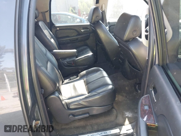 2008 GMC Yukon XL z VIN 1GKFK668X8J197029, wystawiony jako IAAI lot #42052242 z przebiegiem 193 928 mil mil oraz . Historia ofert i sprzedaży dostępna na DreamBid. Obrazek 8.