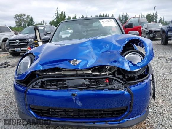 2025 MINI Convertible with VIN WMW23GX01S2X08664, listed as a IAAI auction lot 42506008 with 1,641 mi miles and . Bid and sale history available at DreamBid. Image 13.