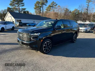 2021 Chevrolet Suburban RST z VIN 1GNSKEKD0MR457206, wystawiony jako Copart lot #83697674 z przebiegiem 139 570 mil mil oraz Czysty tytuł • Clean title. Historia ofert i sprzedaży dostępna na DreamBid. Obrazek 2.