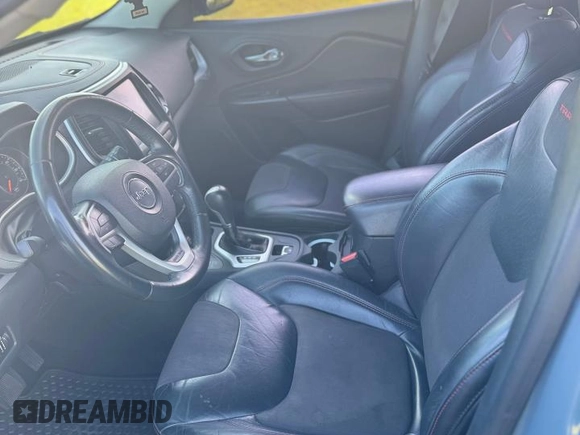 2015 Jeep Cherokee Trailhawk with VIN 1C4PJMBS1FW529559, listed as a Copart auction lot 66581755 with 113,915 mi miles and Salvage title. Bid and sale history available at DreamBid. Image 5.