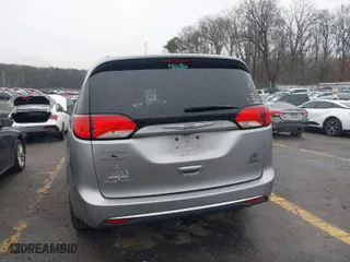2017 Chrysler Pacifica Limited with VIN 2C4RC1GG6HR620540, listed as a IAAI auction lot 41612102 with 172,687 mi miles. Bid and sale history available at carsss.com. Image 16.