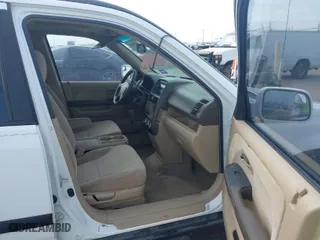 2006 Honda CR-V EX with VIN JHLRD68856C018853, listed as a IAAI auction lot 41907593 with 262,065 mi miles. Bid and sale history available at carsss.com. Image 5.