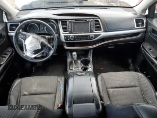 2017 Toyota Highlander LE z VIN 5TDBZRFH9HS436175, wystawiony jako Copart lot #58738425 z przebiegiem 142 786 mil mil oraz Szkoda całkowita • Salvage title. Historia ofert i sprzedaży dostępna na DreamBid. Obrazek 8.