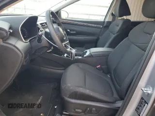 2023 Hyundai Tucson SEL z VIN KM8JBCAE6PU264297, wystawiony jako Copart lot #63981404 z przebiegiem 12 077 mil mil oraz Szkoda całkowita • Salvage title. Historia ofert i sprzedaży dostępna na DreamBid. Obrazek 7.