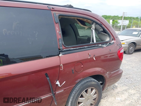 2007 Chrysler Town & Country Limited with VIN 2A8GP64L37R321508, listed as a IAAI auction lot 42058562 with 170,389 mi miles and . Bid and sale history available at DreamBid. Image 6.