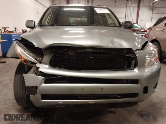 2007 Toyota RAV4 Limited with VIN JTMZD31V975061545, listed as a IAAI auction lot 41710996 with 196,998 mi miles. Bid and sale history available at carsss.com. Image 6.