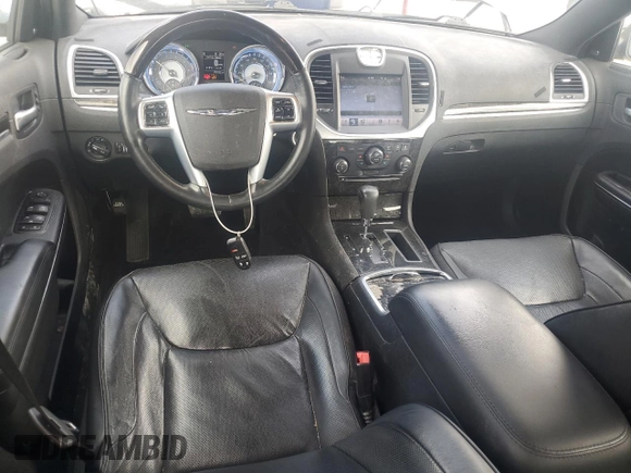 2011 Chrysler 300 C z VIN 2C3CK6CT8BH573845, wystawiony jako Copart lot #56337545 z przebiegiem 89 332 mil mil oraz Szkoda całkowita • Salvage title. Historia ofert i sprzedaży dostępna na DreamBid. Obrazek 8.