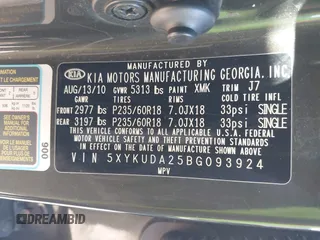 2011 Kia Sorento EX with VIN 5XYKUDA25BG093924, listed as a IAAI auction lot 41648802 with 221,355 mi miles. Bid and sale history available at carsss.com. Image 9.