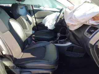 2018 Jeep Compass Altitude with VIN 3C4NJDBB0JT192615, listed as a IAAI auction lot 41633528 with 81,983 mi miles and . Bid and sale history available at carsss.com. Image 5.