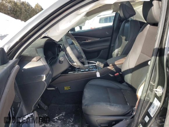 2024 Mazda CX-30 Premium z VIN 3MVDMBDYXRM646995, wystawiony jako Copart lot #89282365 z przebiegiem 4049 mil mil oraz Szkoda całkowita • Salvage title. Historia ofert i sprzedaży dostępna na DreamBid. Obrazek 7.