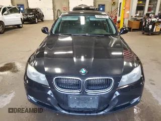 2009 BMW 3 Series 328i xDrive z VIN WBAPK73509A456299, wystawiony jako Copart lot #61068735 z przebiegiem 164 952 mil mil oraz Czysty tytuł • Clean title. Historia ofert i sprzedaży dostępna na DreamBid. Obrazek 5.