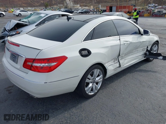 2012 Mercedes-Benz E 350 with VIN WDDKJ5KBXCF133020, listed as a IAAI auction lot 41023858 with 144,330 mi miles and . Bid and sale history available at DreamBid. Image 4.
