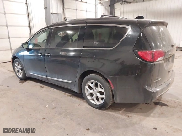 2018 Chrysler Pacifica Touring L with VIN 2C4RC1BG1JR270408, listed as a IAAI auction lot 41510671 with 126,000 mi miles. Bid and sale history available at carsss.com. Image 3.