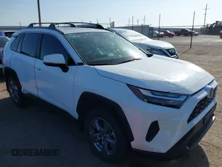 2022 Toyota RAV4 XLE with VIN 2T3W1RFV5NC173306, listed as a IAAI auction lot 42523299 with 34,985 mi miles and . Bid and sale history available at DreamBid. Image 1.
