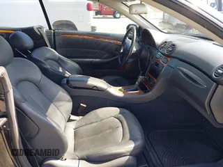 2004 Mercedes-Benz CLK 500 z VIN WDBTK75G14T013879, wystawiony jako IAAI lot #41964787 z przebiegiem 114 444 mil mil oraz . Historia ofert i sprzedaży dostępna na DreamBid. Obrazek 5.