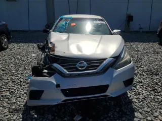 2016 Nissan Altima SV with VIN 1N4AL3AP3GC256575, listed as a Copart auction lot 52770175 with 85,123 mi miles and Clean Title. Bid and sale history available at carsss.com. Image 5.