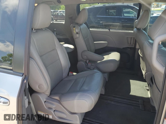 2017 Toyota Sienna XLE Auto Access Seat с VIN 5TDYZ3DC5HS787678, выставлен на аукционе Copart как лот 57631105 с пробегом 220 388 миль миль и Списание • Salvage title. История ставок и продаж доступна на DreamBid. Изображение 10.
