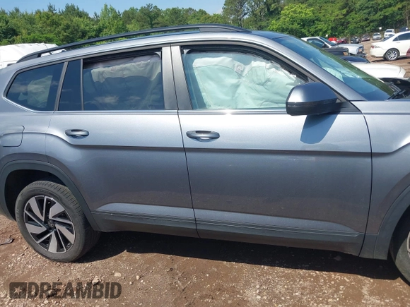 2024 Volkswagen Atlas SE with VIN 1V2HR2CA8RC535094, listed as a IAAI auction lot 42261647 with 36,505 mi miles and . Bid and sale history available at DreamBid. Image 12.