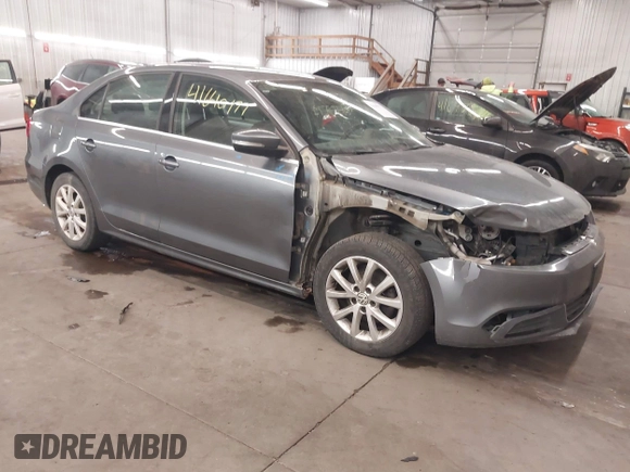 2013 Volkswagen Jetta SE z VIN 3VWDP7AJ3DM438881, wystawiony jako IAAI lot #41640177 z przebiegiem 153 129 mil mil oraz . Historia ofert i sprzedaży dostępna na DreamBid. Obrazek 1.
