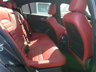 2022 Alfa Romeo Giulia Veloce z VIN ZARFANBN0N7659259, wystawiony jako Copart lot #51036795 z przebiegiem 13 636 mil mil oraz Szkody całkowita. Historia ofert i sprzedaży dostępna na DreamBid. Obrazek 10.